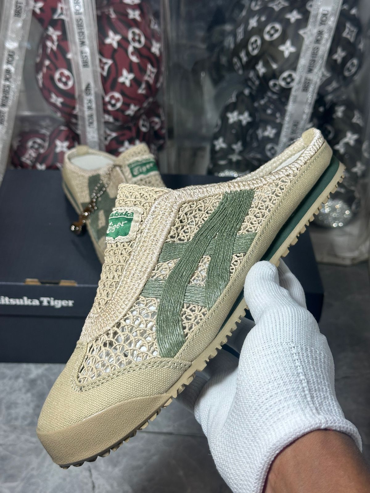 Orixa Kicks Mexico 66 Sabot sneakers in beige and green with a classic low-top design and lace-up closure.