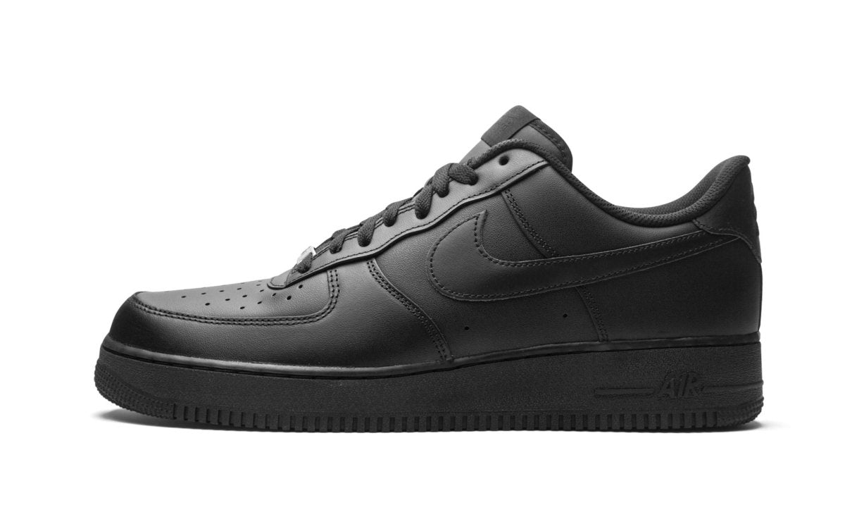 AIR FORCE 1 LOW "Triple Black" - Orixa Kicks