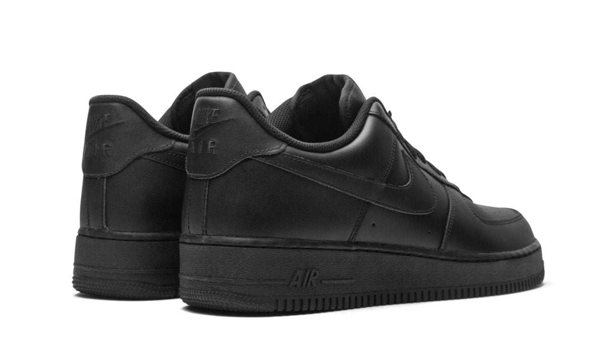 AIR FORCE 1 LOW "Triple Black" - Orixa Kicks