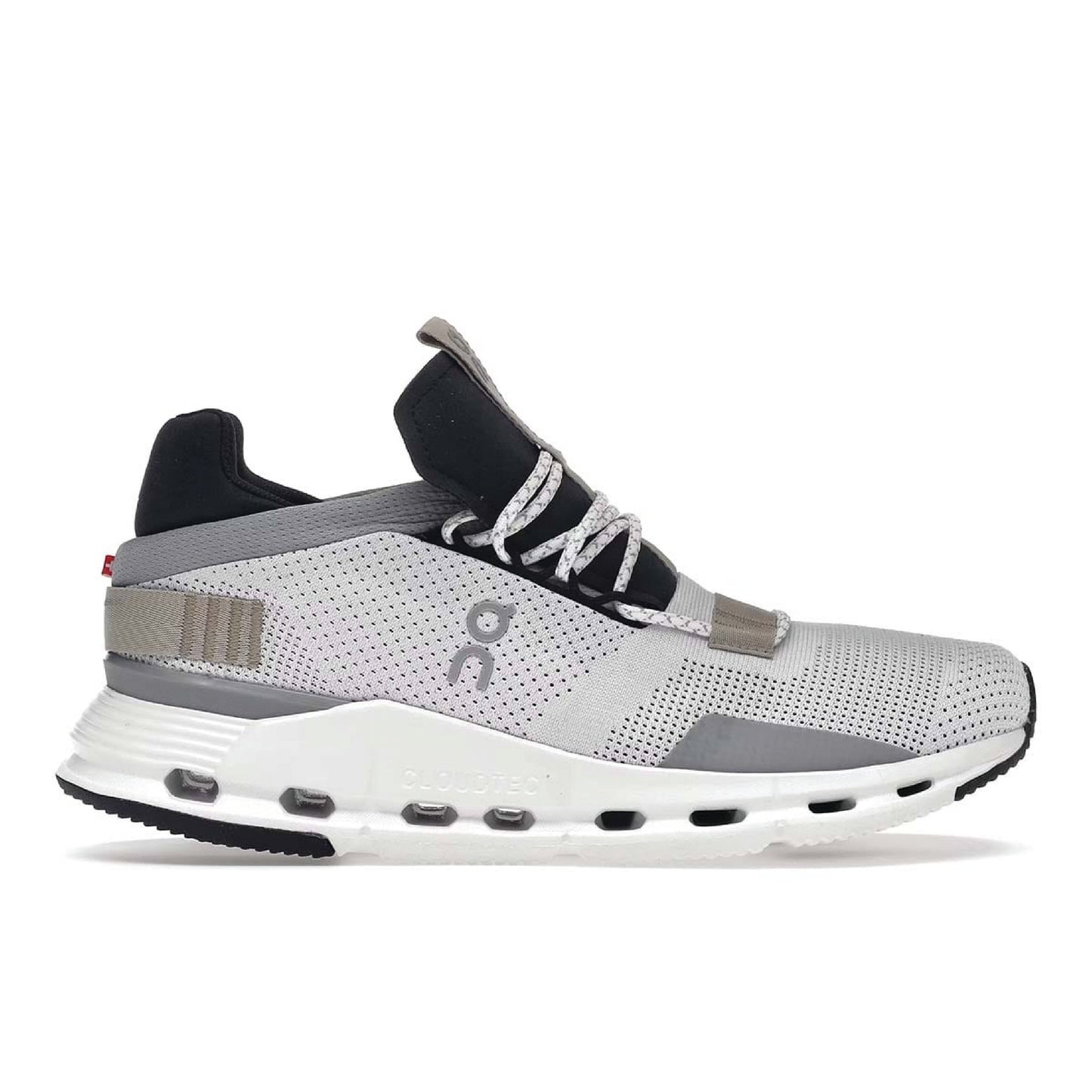 On Cloudnova 'White / Sand