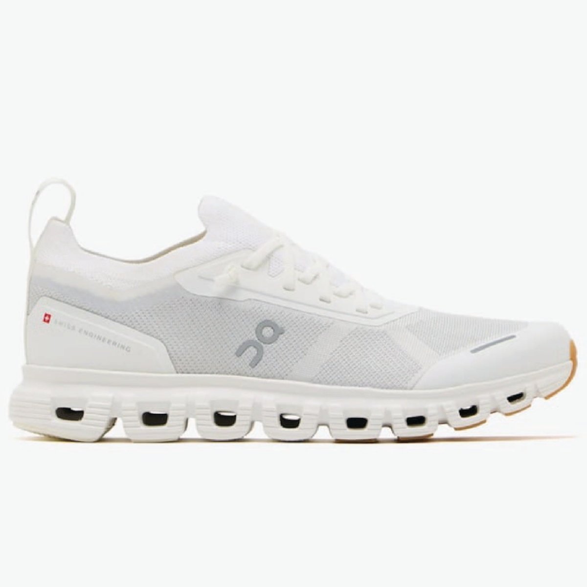 On Cloud 6 Versa sneaker in a white - Orixa Kicks