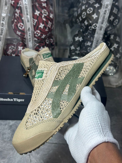 Orixa Kicks Mexico 66 Sabot sneakers in beige and green with a classic low-top design and lace-up closure.