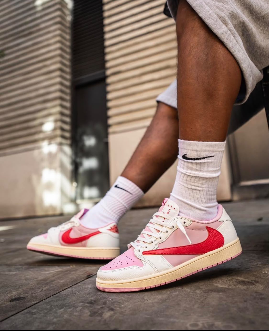 Nike x Travis Scott Air Jordan 1 Low OG "Tropical Pink"