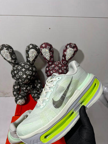 Nike Vomero Premium distinct green