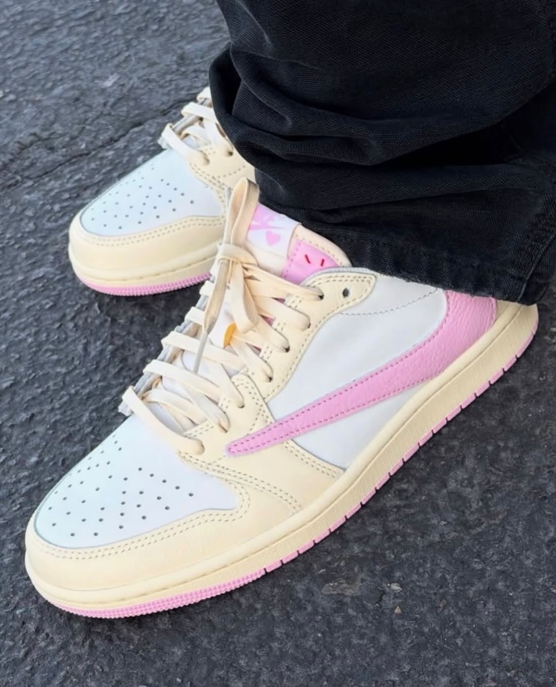 Nike x Travis Scott Air Jordan 1 Low OG "Shy Pink"