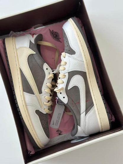 JORDAN 1 RETRO LOW OG SP TRAVIS SCOTT REVERSE MOCHA