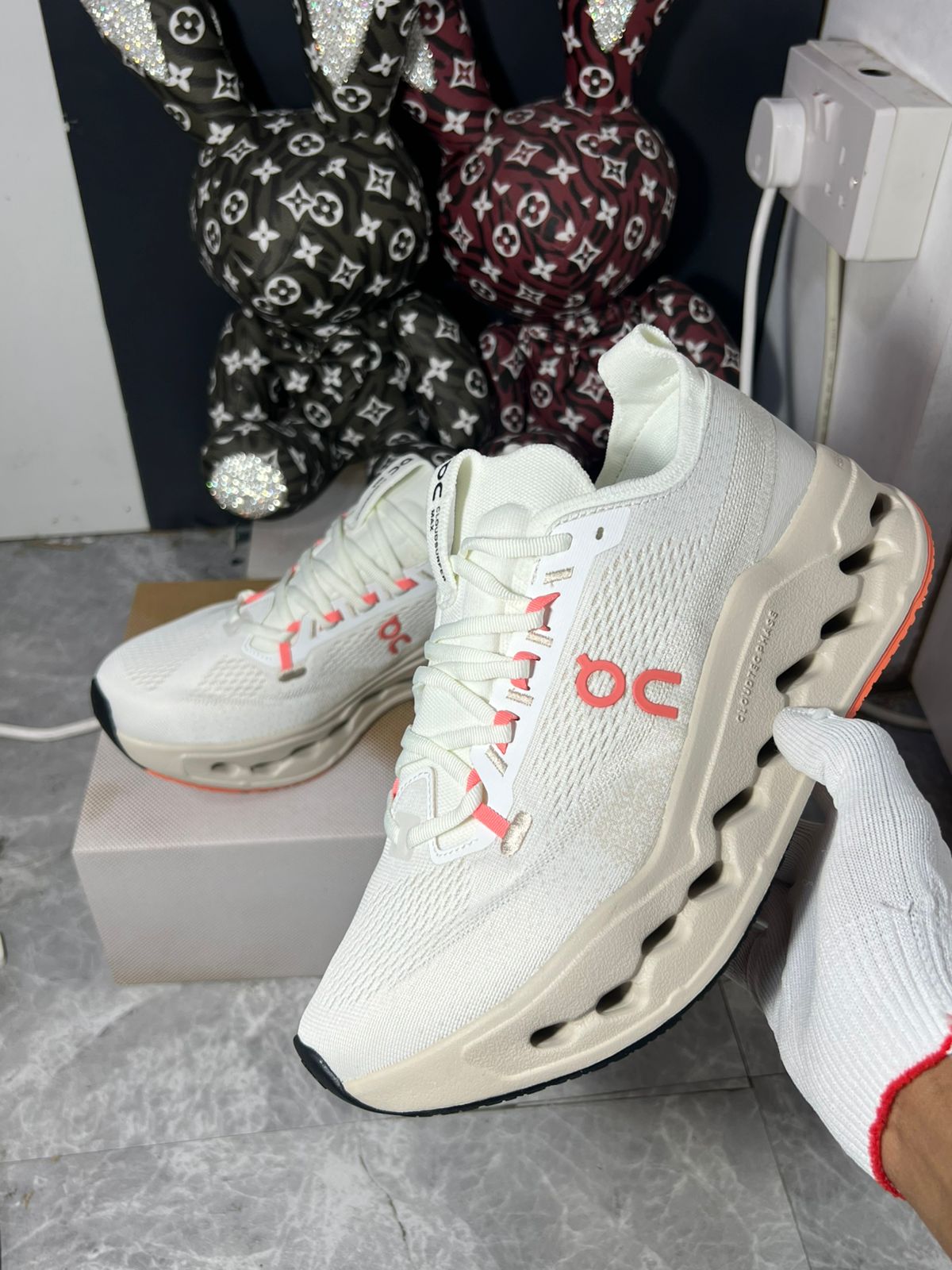 ON Cloudsurfer Max ‘Ivory/Salmon’
