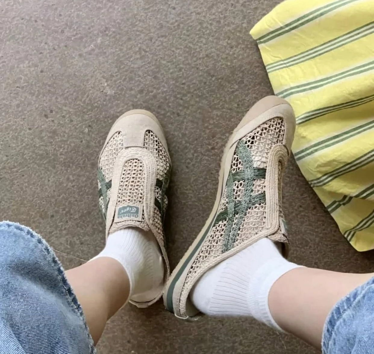 Orixa Kicks Mexico 66 Sabot beige and green sneakers with white sole and minimalist design displayed on clean background.