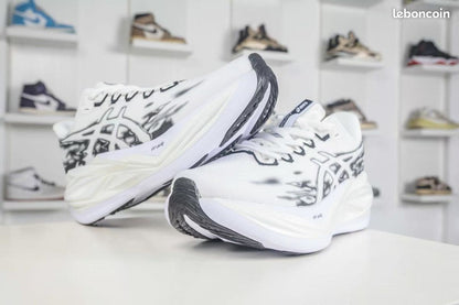 ASICS SUPERBLAST 3 distinctive white and black ☑️