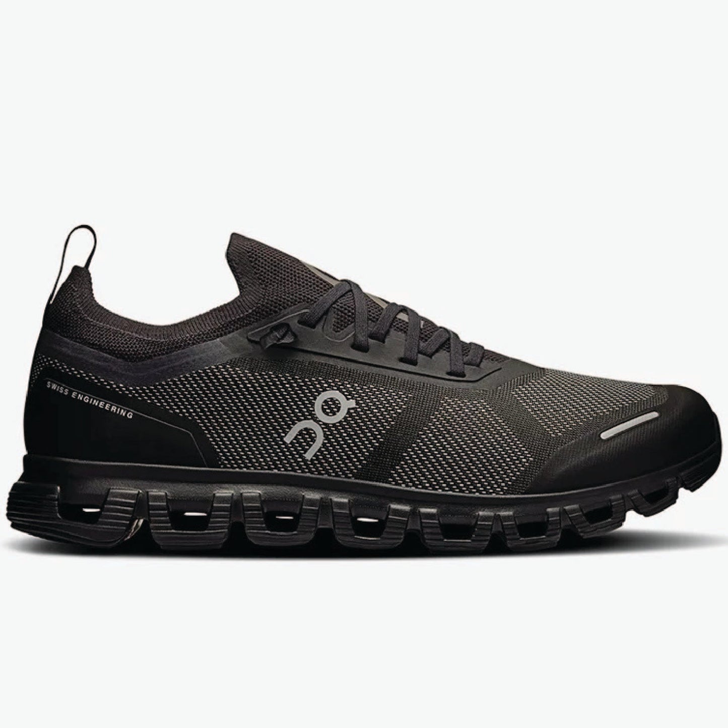 On Cloud 6 Versa shoe in a black and eclipse